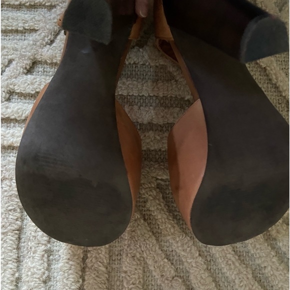 Steve Madden Dyvine T-strap platform heels - Picture 3 of 5